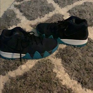 Nike kyrie 4 boys 7